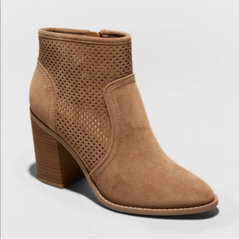 🆕suede ankle booties laser cut with zipper sz